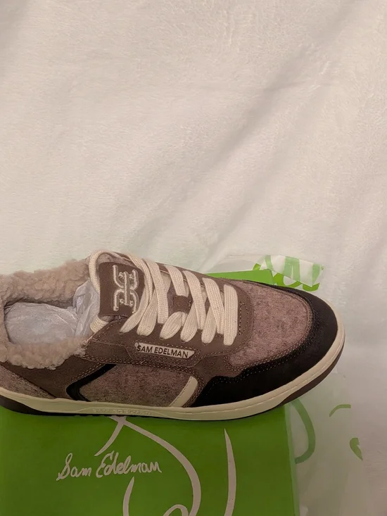 Sam Edelman Low-Top Sneaker in Taupe and Cream - Picture 5 of 8
